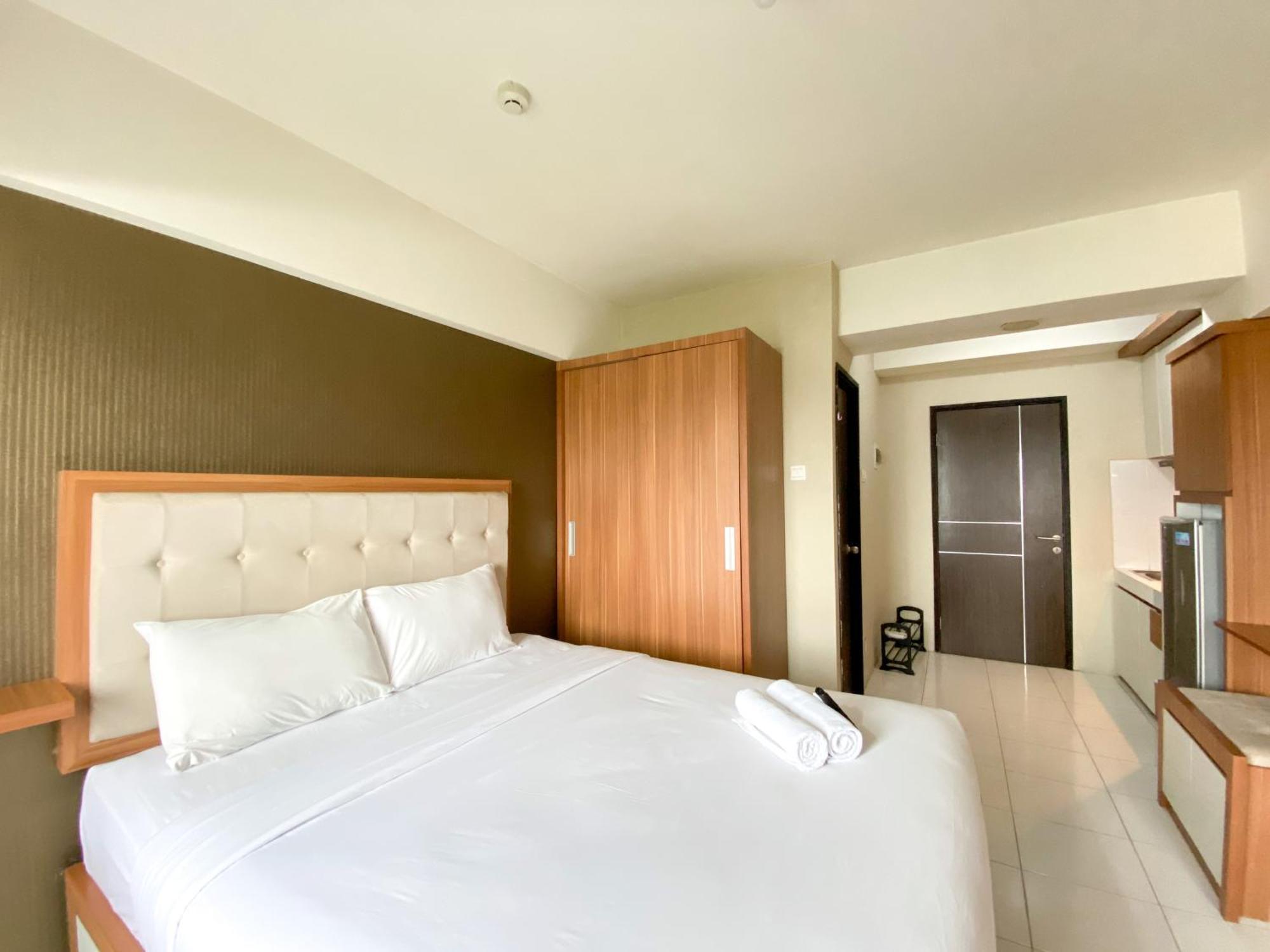 Full Furnished With Simply Look Mont Blanc By Travelio Bekasi